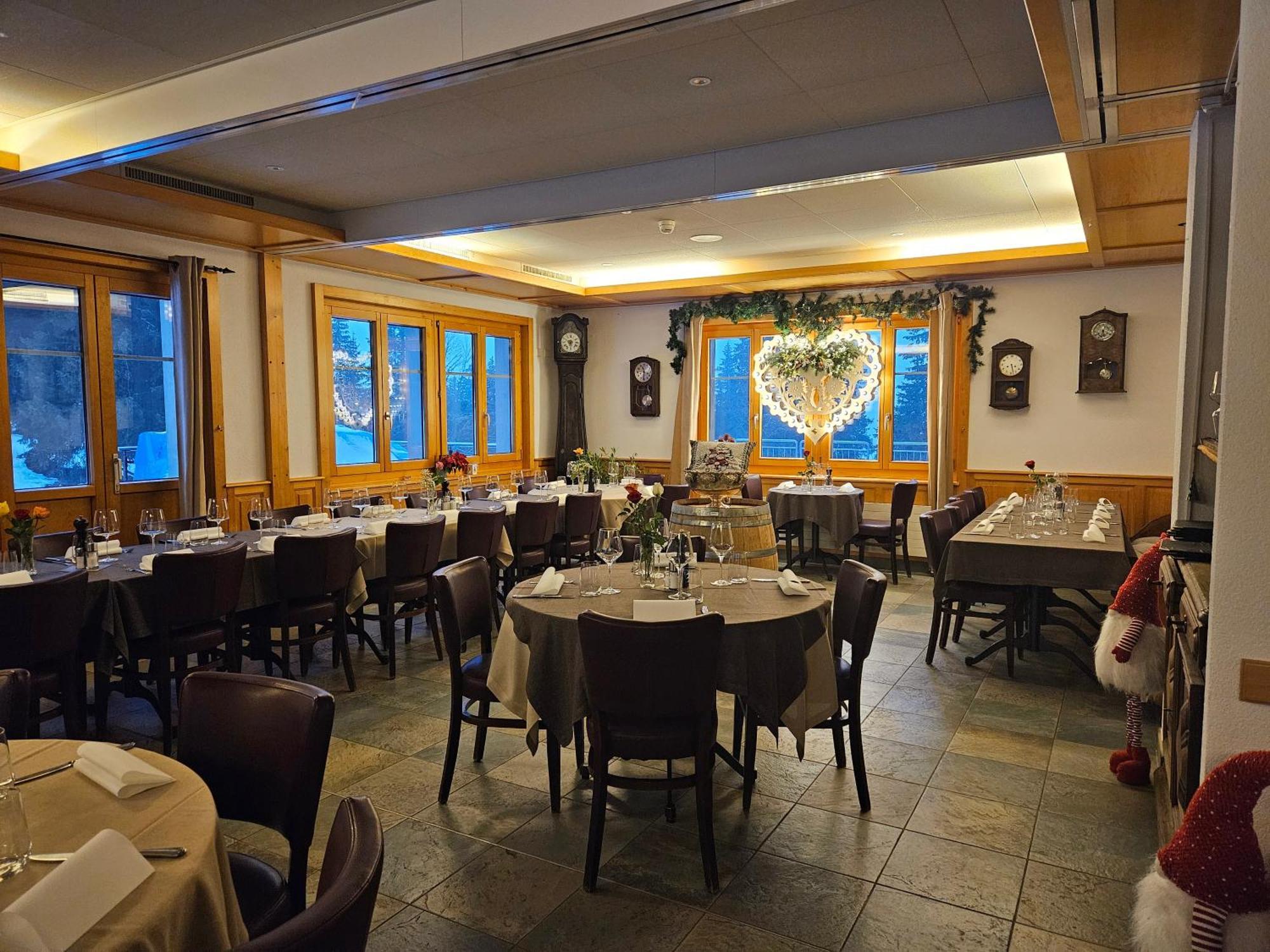 Hotel Restaurant Du Marchairuz Le Brassus ภายนอก รูปภาพ