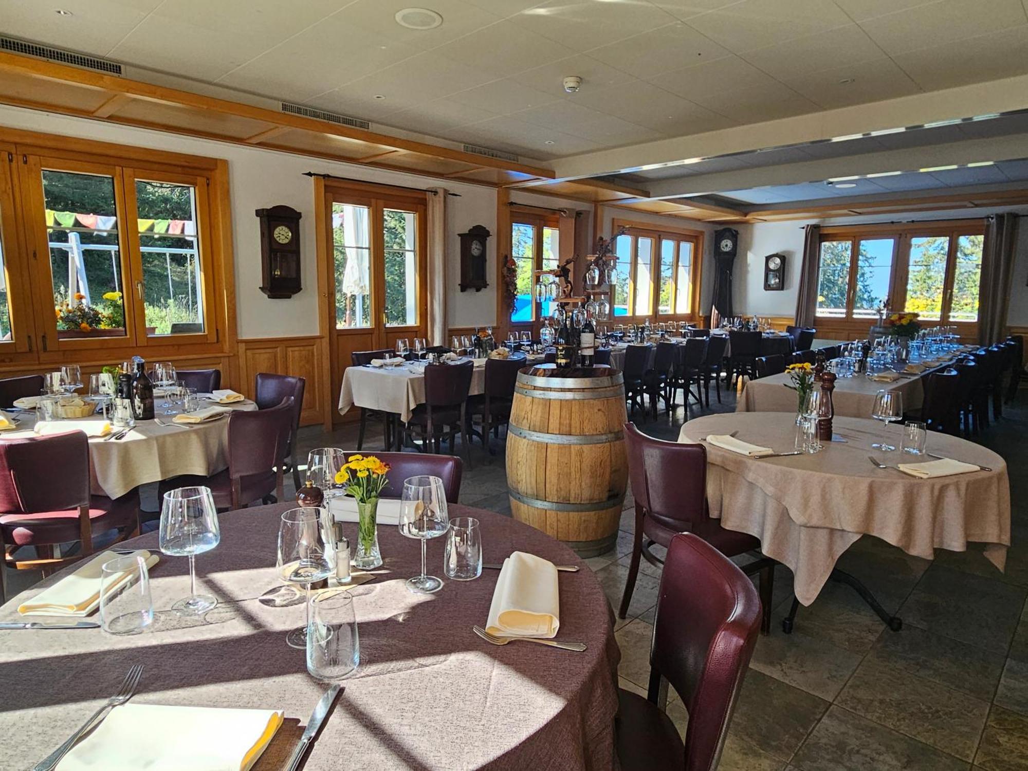 Hotel Restaurant Du Marchairuz Le Brassus ภายนอก รูปภาพ